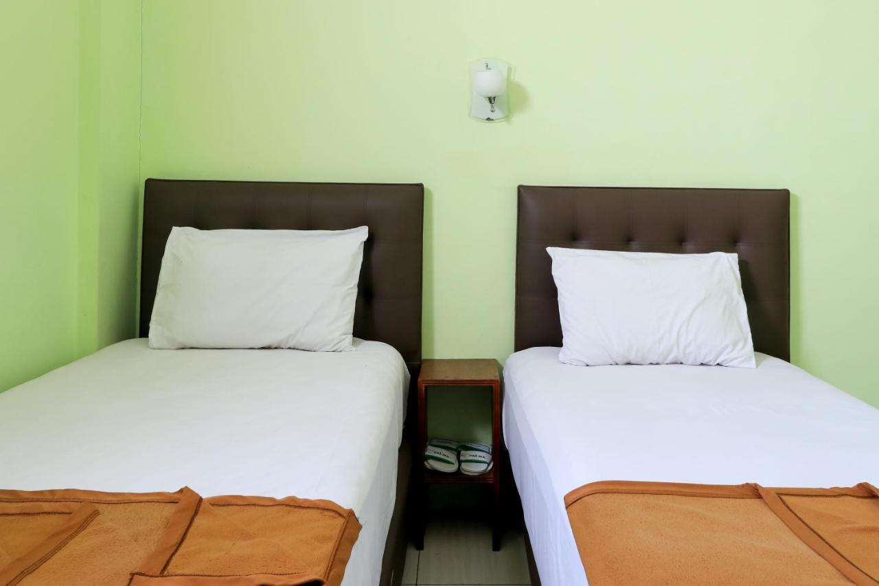 Hotel Prisma Sidoarjo Εξωτερικό φωτογραφία