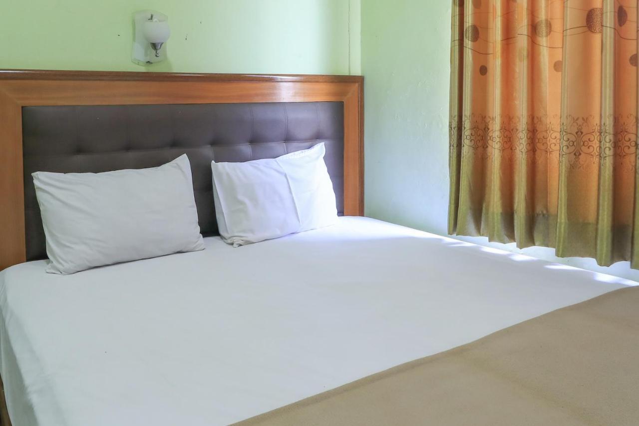 Hotel Prisma Sidoarjo Εξωτερικό φωτογραφία