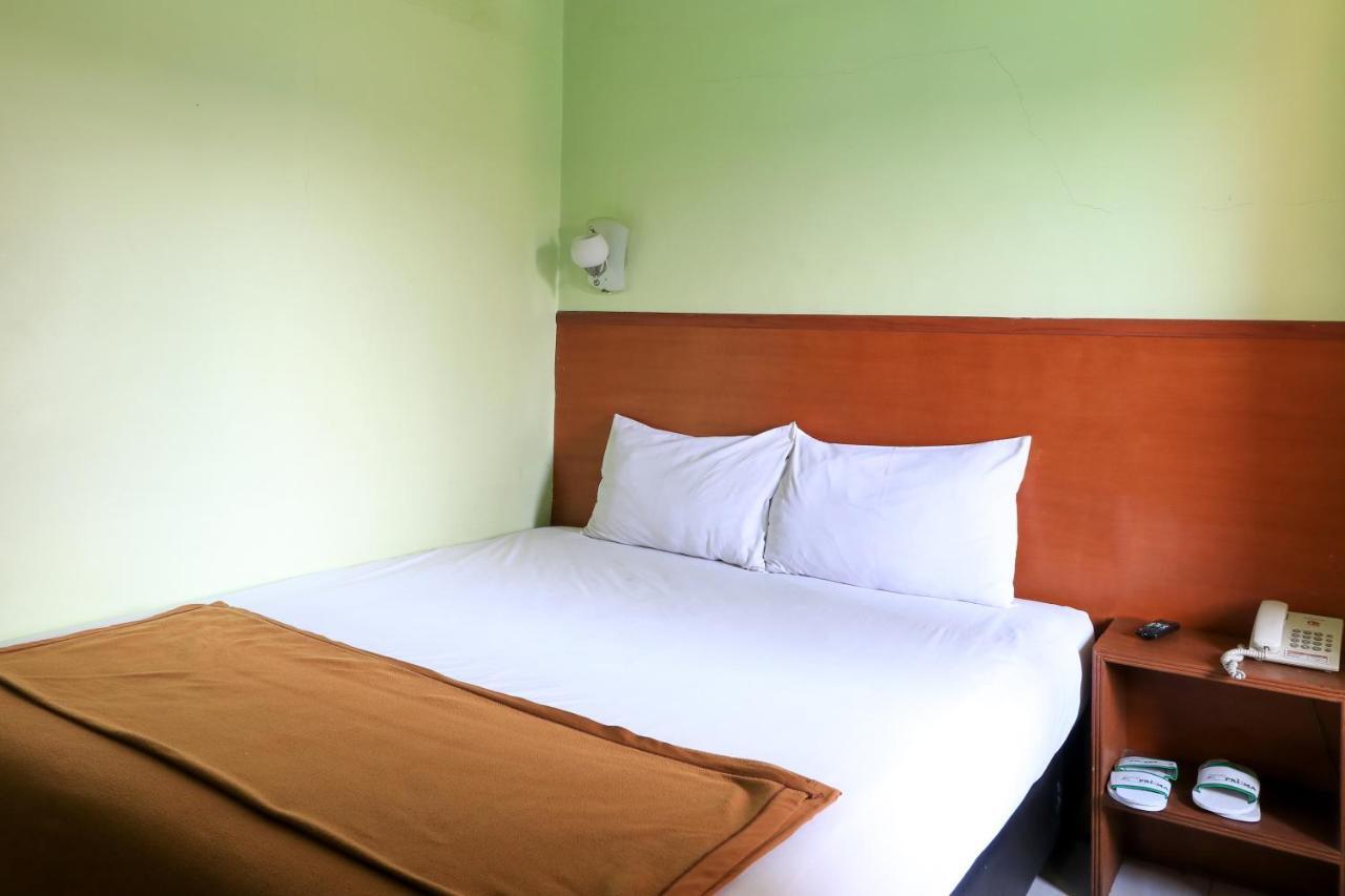 Hotel Prisma Sidoarjo Εξωτερικό φωτογραφία